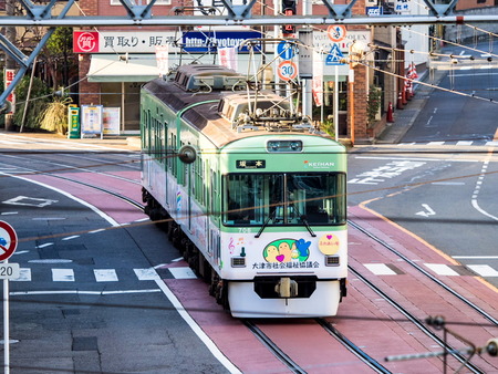 京阪9