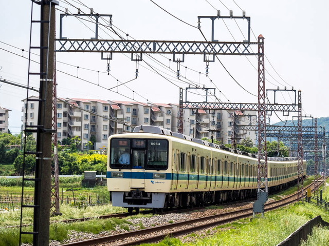 8000��02