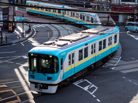京阪8