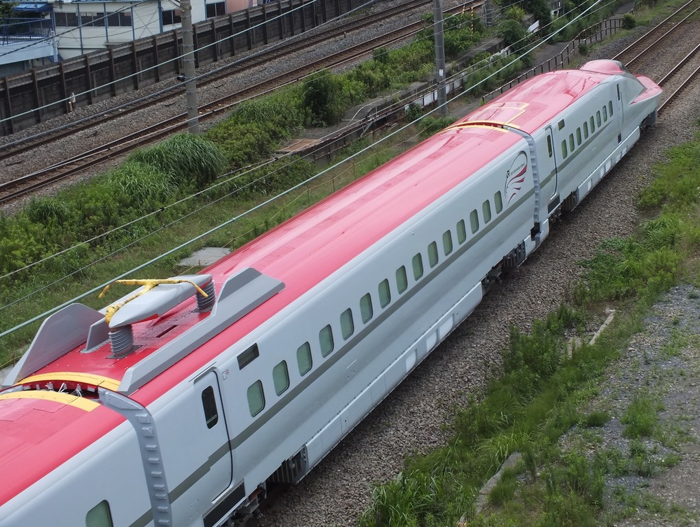 新鶴見界隈142-1（秋田新幹線 E6系Z11編成 甲種8860レ EF65 2060