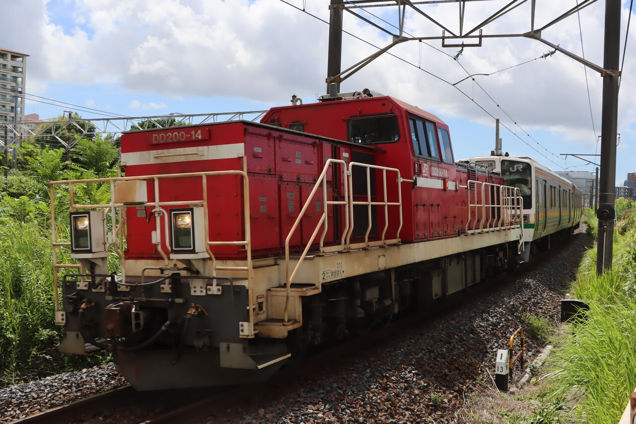 新鶴見界隈1182-2（JR東海211系流鉄譲渡甲種9795レ DD200-14