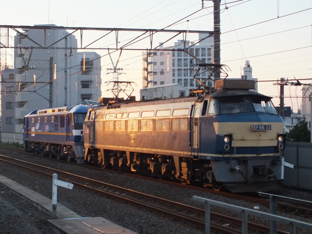 EF210-301甲種列車（EF66 33） : 新鶴見通信