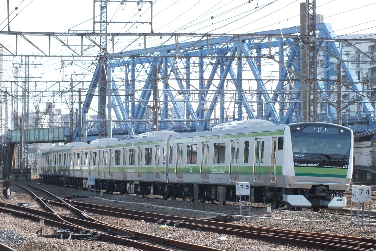 E233系東海道線 JR東)東海道線E233系NT8編成公式試運転(ブレーキ試験) - YouTube