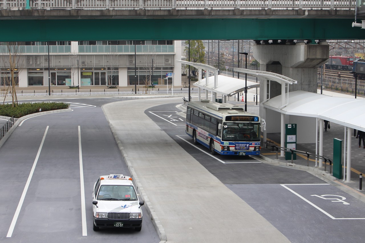 新川崎交通広場整備事業 4 路線バス乗り入れ開始 新鶴見通信