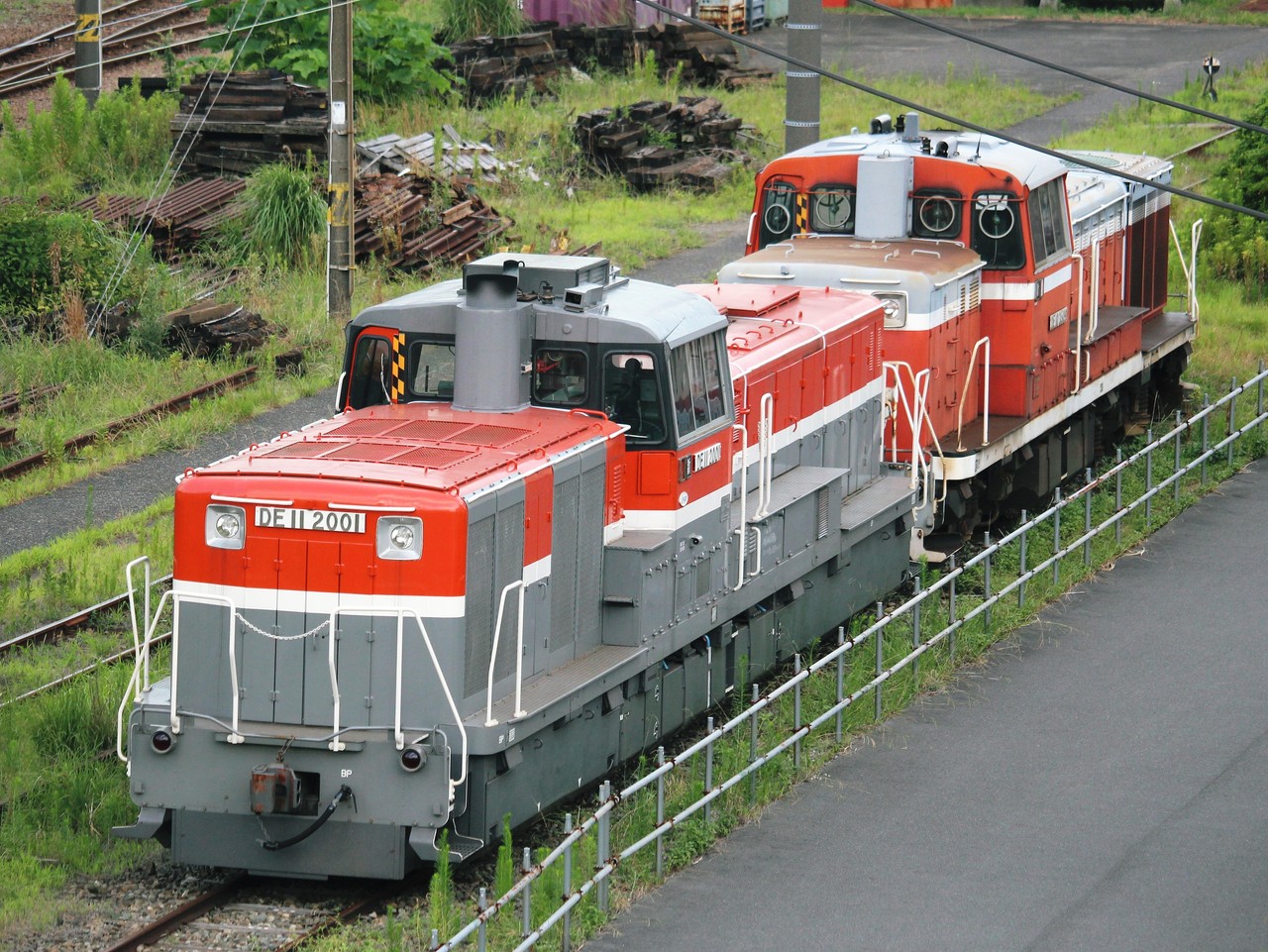 新鶴見界隈640-5（DE11 2001 + DE10 3509） : 新鶴見通信