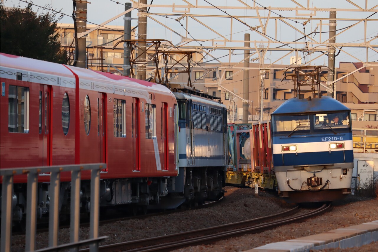 浜川崎界隈269-2（東京メトロ2000系2137F編成甲種9597レ EF65