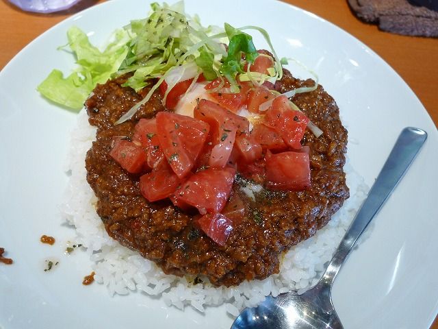 ミートカレーズtokyo バジルトマトミートカレー 新橋ランチ日記