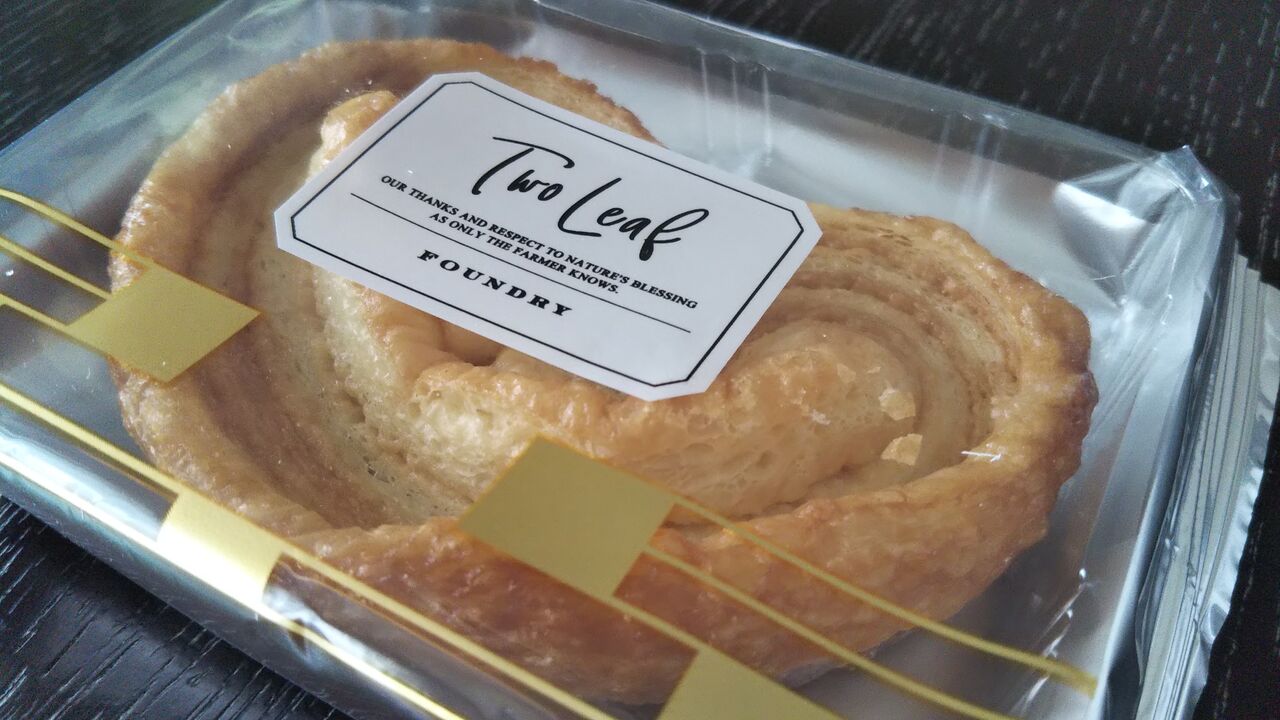 Foundry ファウンドリー ツーリーフを食べてみた ハート形のパイ菓子の味は 今日は何食べる 全国お土産日記