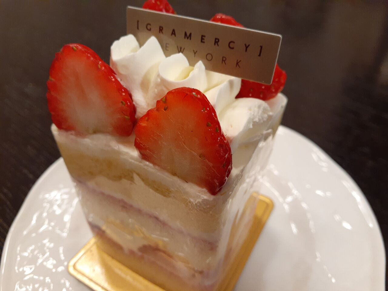 グラマシーニューヨーク 人気ケーキを食べ比べ おすすめno 1は 今日は何食べる 全国お土産日記 グラマシーニューヨーク 人気ケーキを食べ比べ おすすめno 1は 今日は何食べる 全国お土産日記