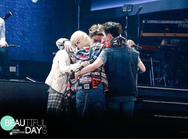 SHINee　2014　I'm your boy  東京ドーム Amazon.com: SHINee WORLD 2014~I'm Your Boy~ Special Edition