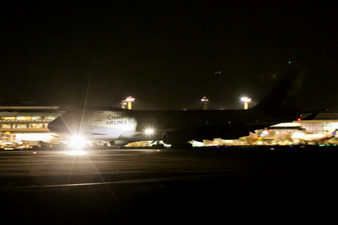 China Airlines:Boeing 747-409F:SCD(B-18701)-8974