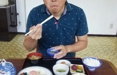 朝食