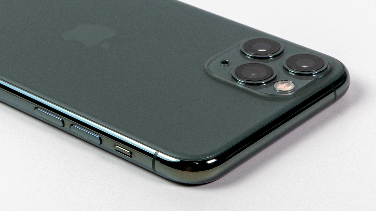 東急ハンズでプロにiPhone 11 ProとApple Watchをガラスコーティングし