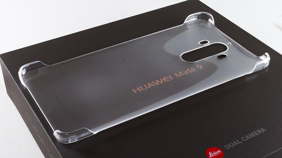 標準付属ケースの完成度にも驚愕 16年最高のandroid端末 Huawei Mate 9 レビュー その1 外観編 おshinoブ 標準付属ケースの完成度にも驚愕 16年最高のandroid端末 Huawei Mate 9 レビュー その1 外観編 おshinoブ