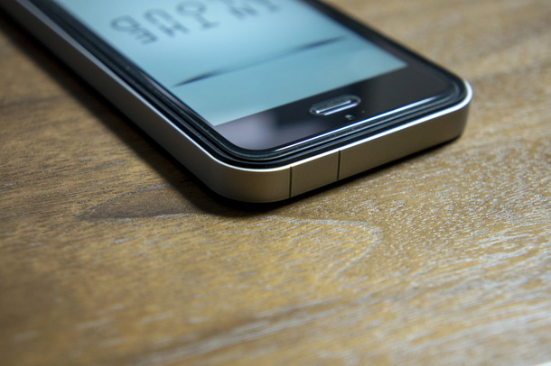 本当にフラットな パワーサポート フラットバンパーセット for iPhone5 レビュー : おShinoブ