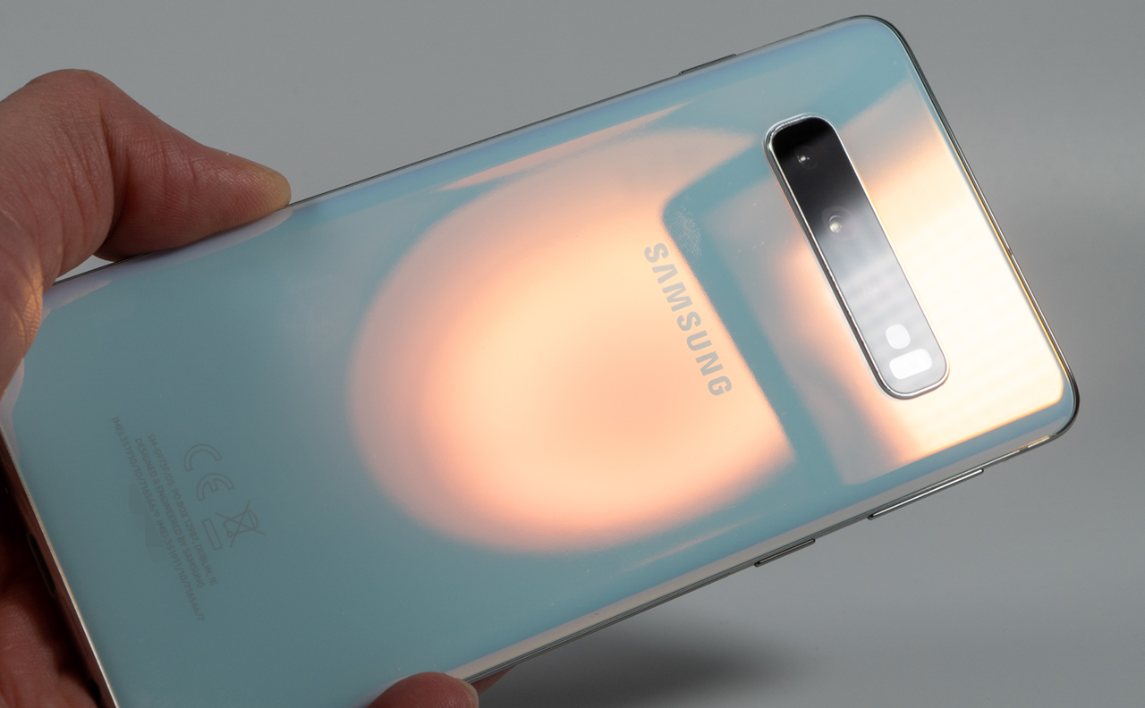 Galaxy S10 海外版 レビュー 第1回：完成度の高まったS10の美しい 