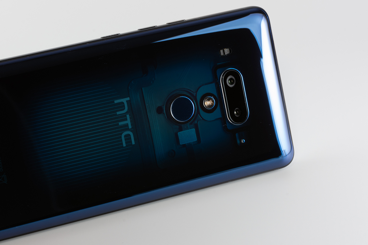 透け仕様 国内版SIMフリー HTC U12+ 今夏最強のスマホ、「HTC U12+」を1週間使用レビュー - 価格.com