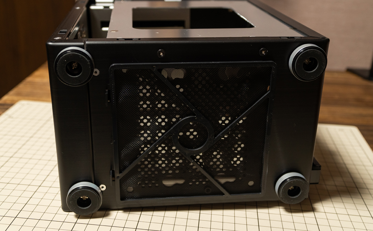 オシャレなPC部屋を目指して ― 小型なセカンドPCを自作で組んで