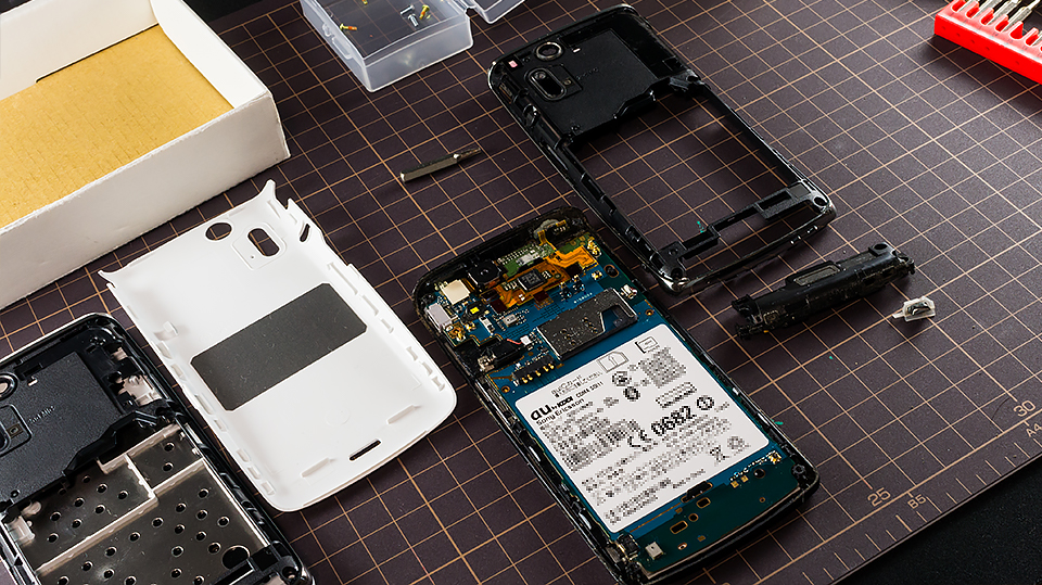 Au 3gガラケーからsim入替えのみでスマホに移行 その2 Xperia Acroの外装交換とroot化 おshinoブ