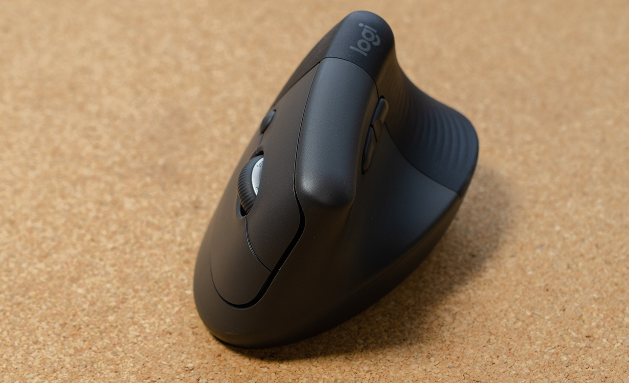 手首が痛いので、エルゴノミックなマウス Logicool LIFT を導入