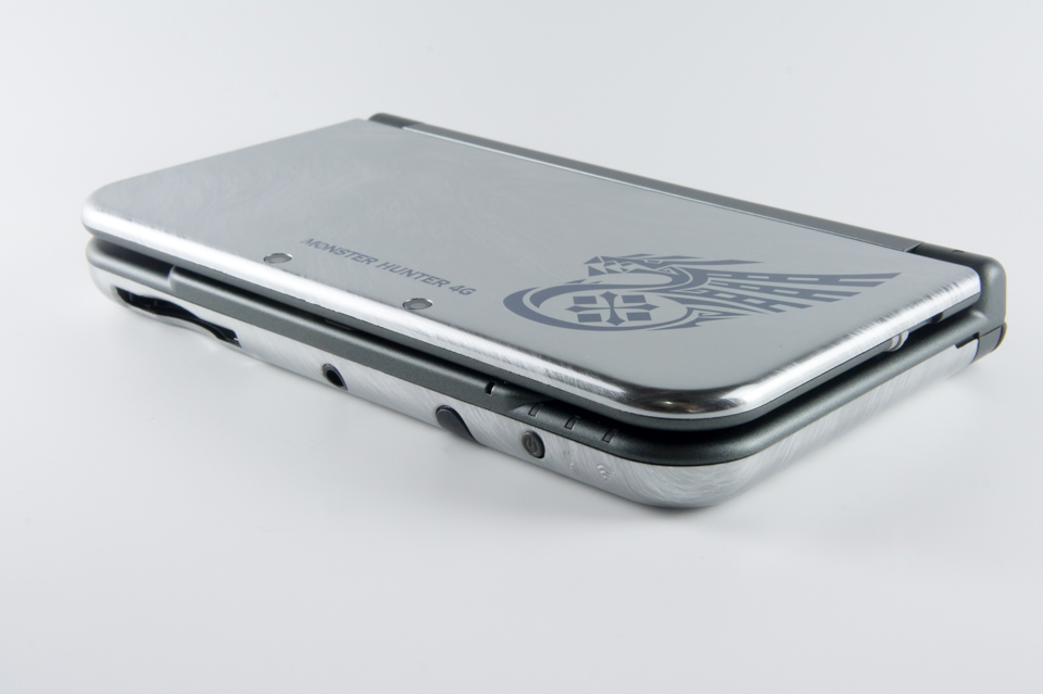 New ニンテンドー3DS LL モンスターハンター4G 筆頭ハンター 仕様 ...