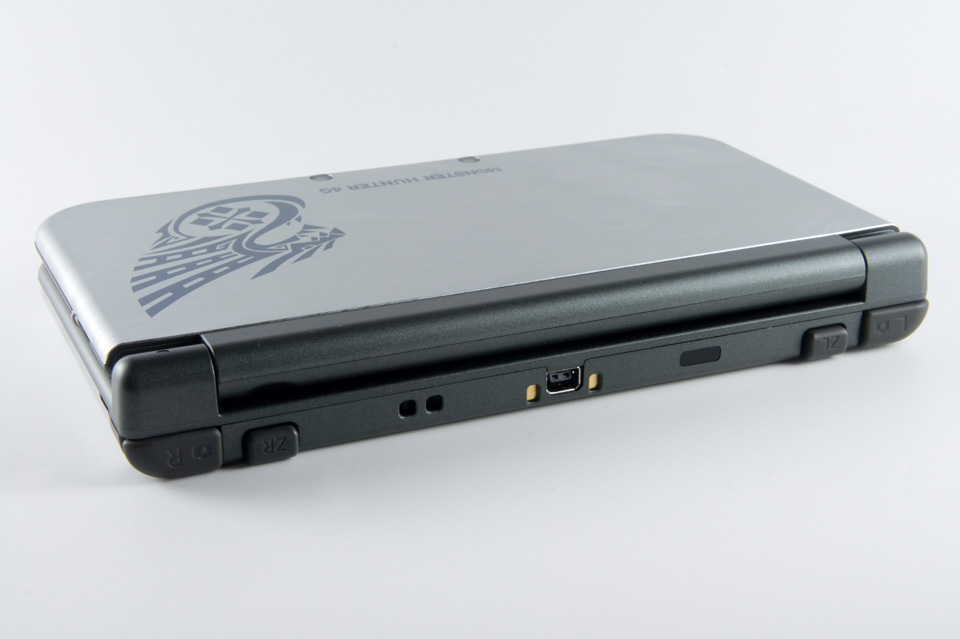 New ニンテンドー3DS LL モンスターハンター4G 筆頭ハンター 仕様 ...