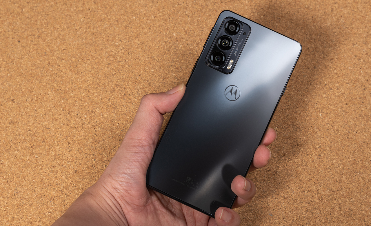 motorola edge 20 レビュー 第1回:大画面で超軽量、144Hzで5万 motorola edge 20 レビュー 第1回:大画面で超軽量、144Hzで5万