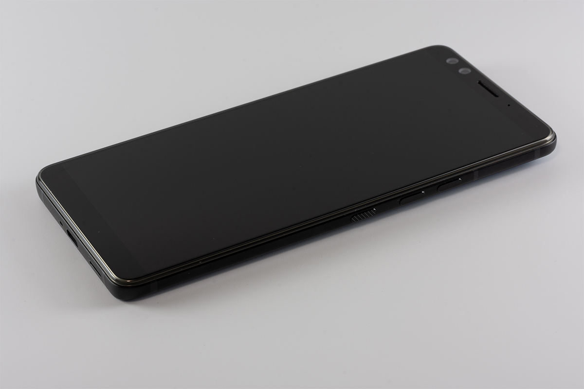 背面シースルー・デザインのAndroid端末 HTC U12+ 海外版 レビュー：第