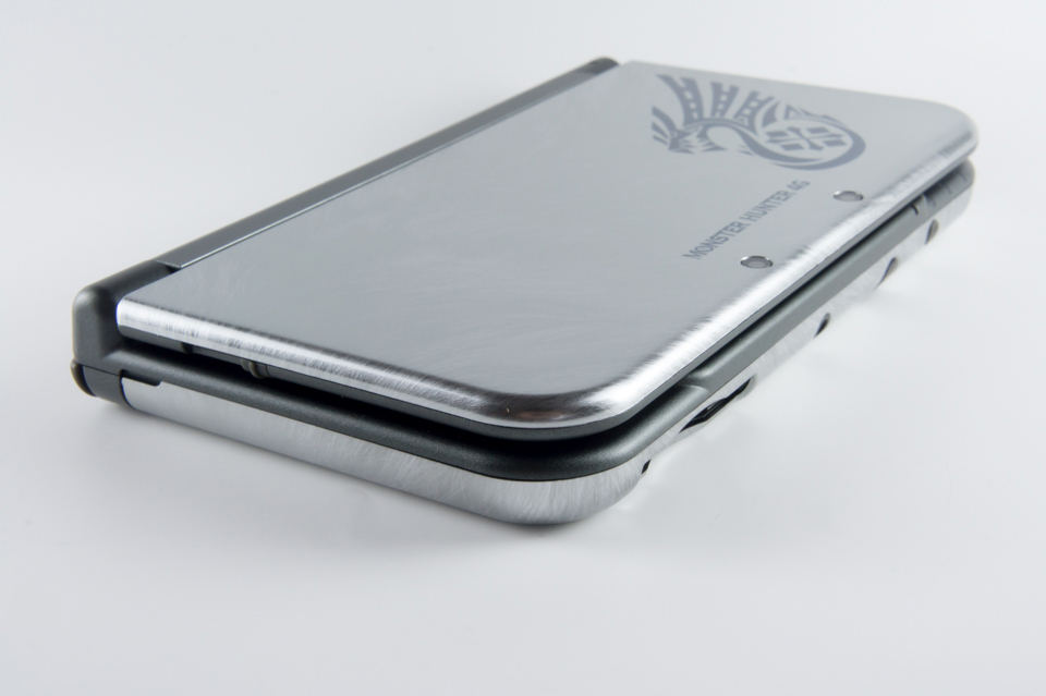 New ニンテンドー3DS LL モンスターハンター4G 筆頭ハンター 仕様 ...