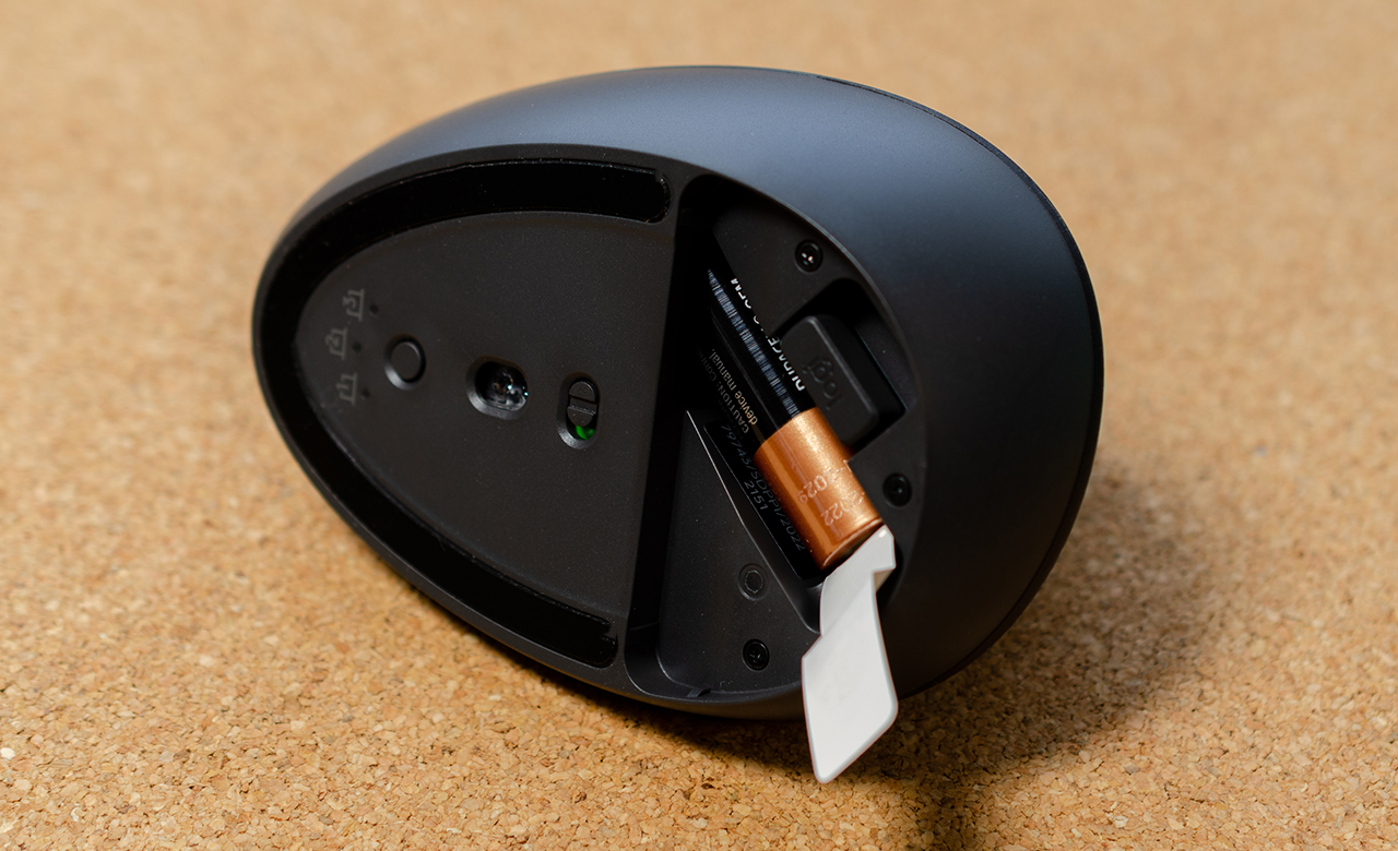手首が痛いので、エルゴノミックなマウス Logicool LIFT を導入