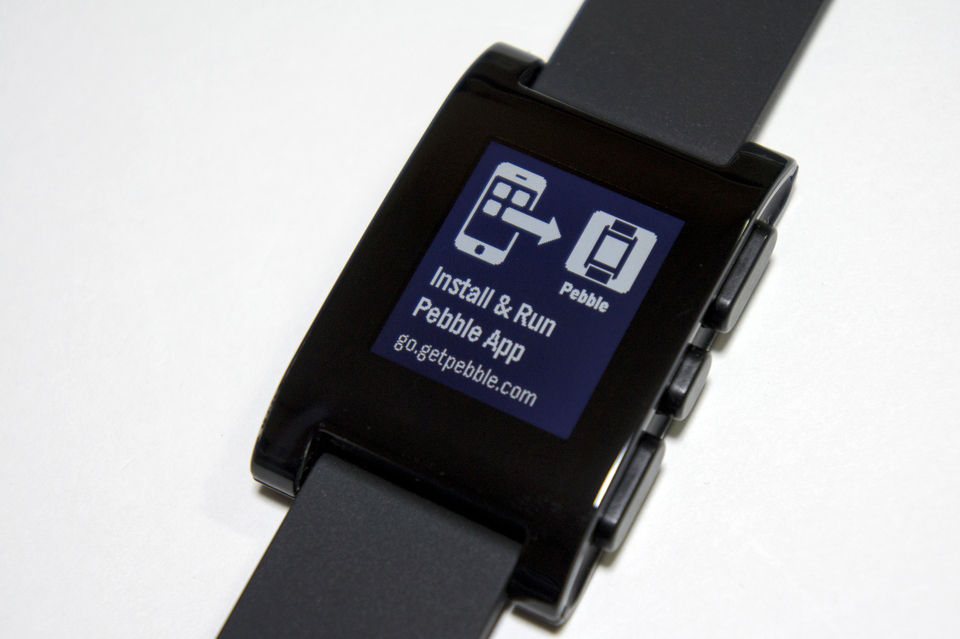 Iphone Androidと連動する腕時計型端末 Pebble レビュー その１ おshinoブ