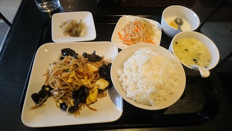 餃子厨房 福楽門 大泉学園 キクラゲと豚肉炒め定食 東京人のグルメ巡り 練馬区在住 餃子厨房 福楽門 大泉学園 キクラゲと豚肉炒め定食 東京人のグルメ巡り 練馬区在住