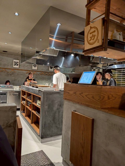 LINE_ALBUM_一力 新山口_251015_41