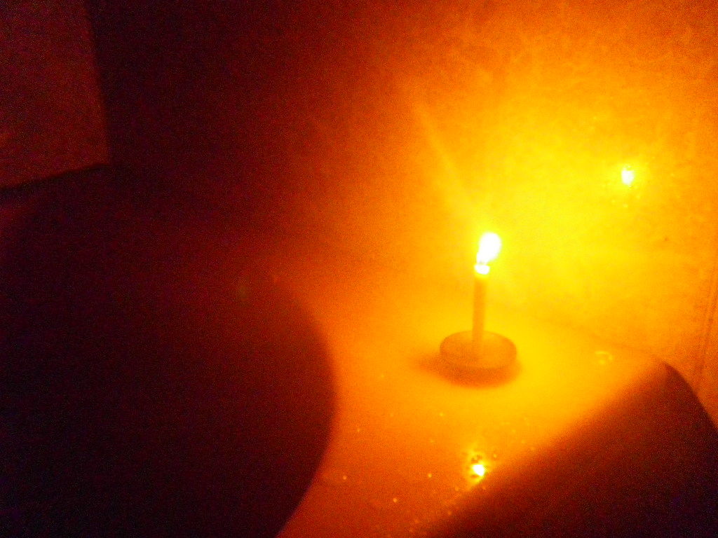ライトダウンの夜 和ろうそくの灯でお風呂はどうかな 心配性ときどき温泉