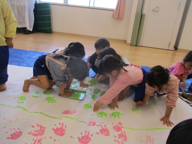 みんなで絵の具遊び じゃがいもを植えたよ だきしめこども園 さわやか 日記