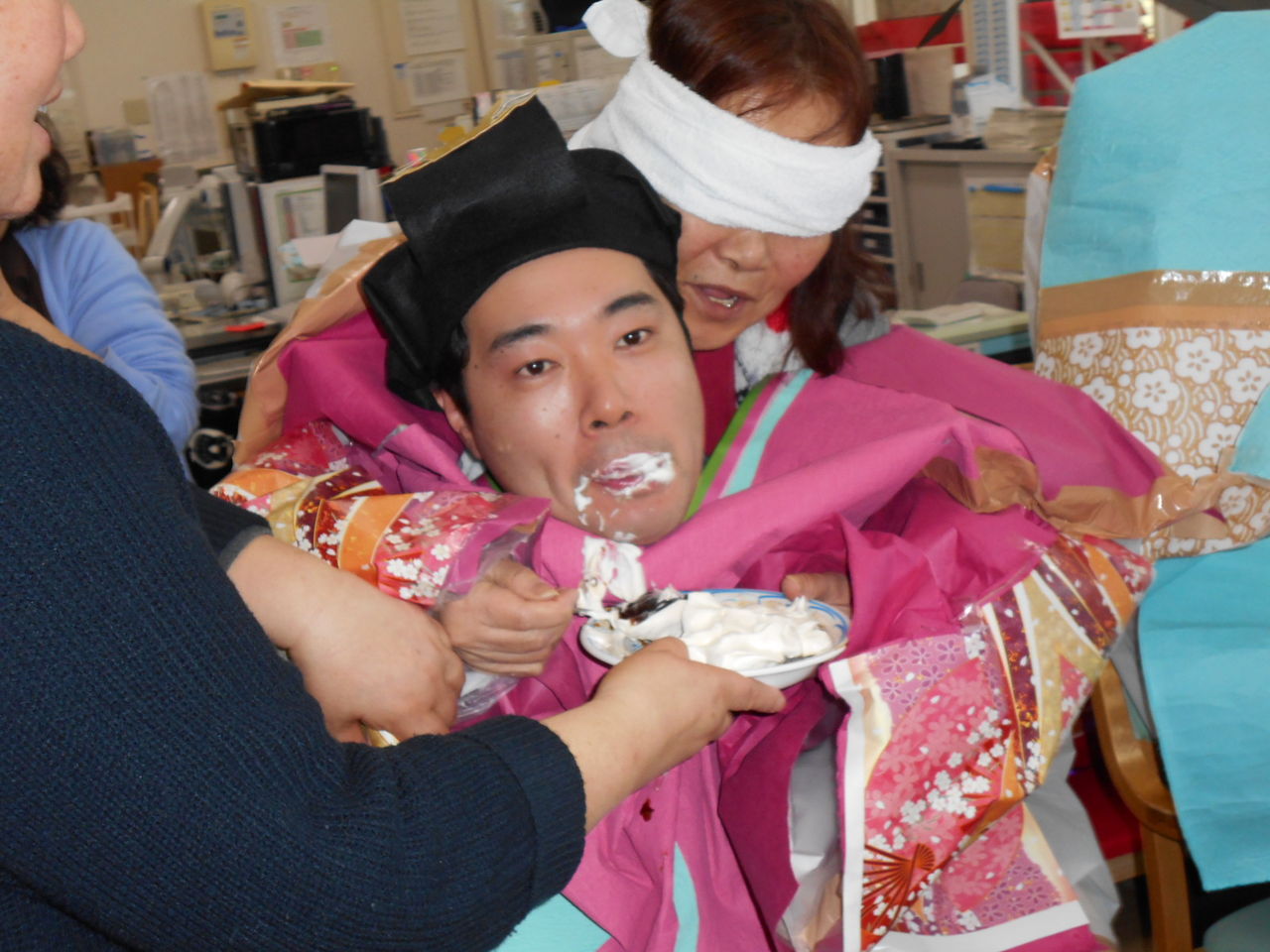 ひな祭りで二人羽織 ひびき園 さわやか 日記 ひな祭りで二人羽織 ひびき園 さわやか 日記