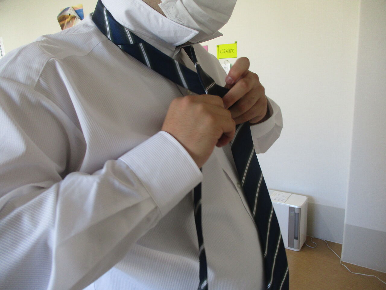 ネクタイ苦戦中 さわやか 日記