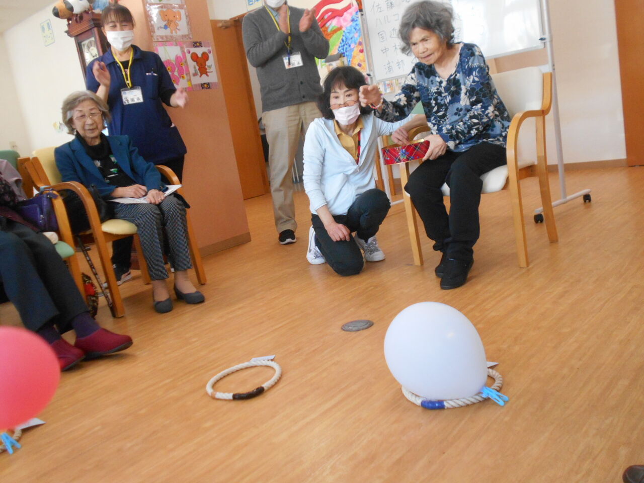 風船落としゲーム デイサービスセンター大正浪漫館 さわやか 日記 風船落としゲーム デイサービスセンター大正浪漫館 さわやか 日記