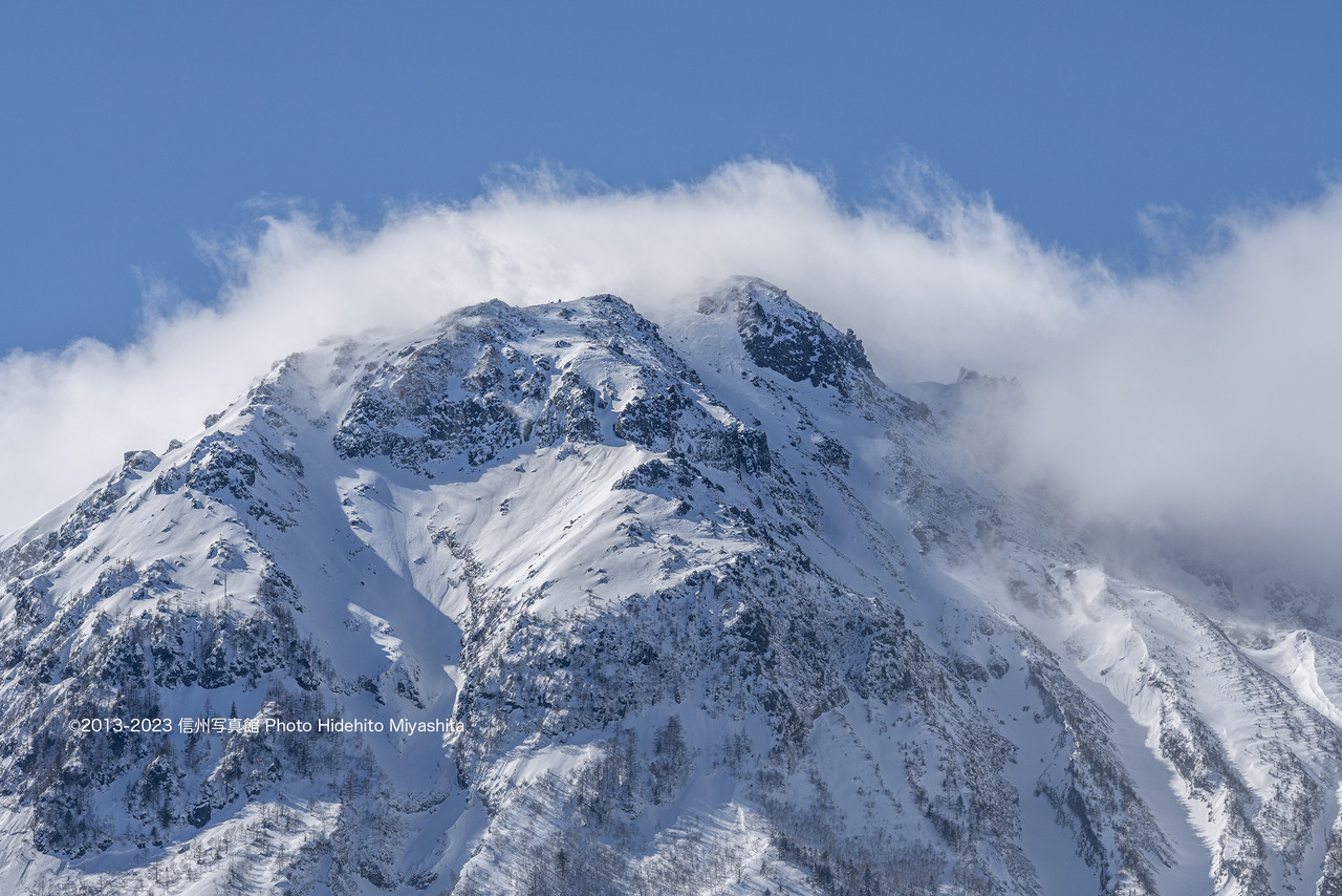 雲纏う焼岳_20230131-_DSC5332