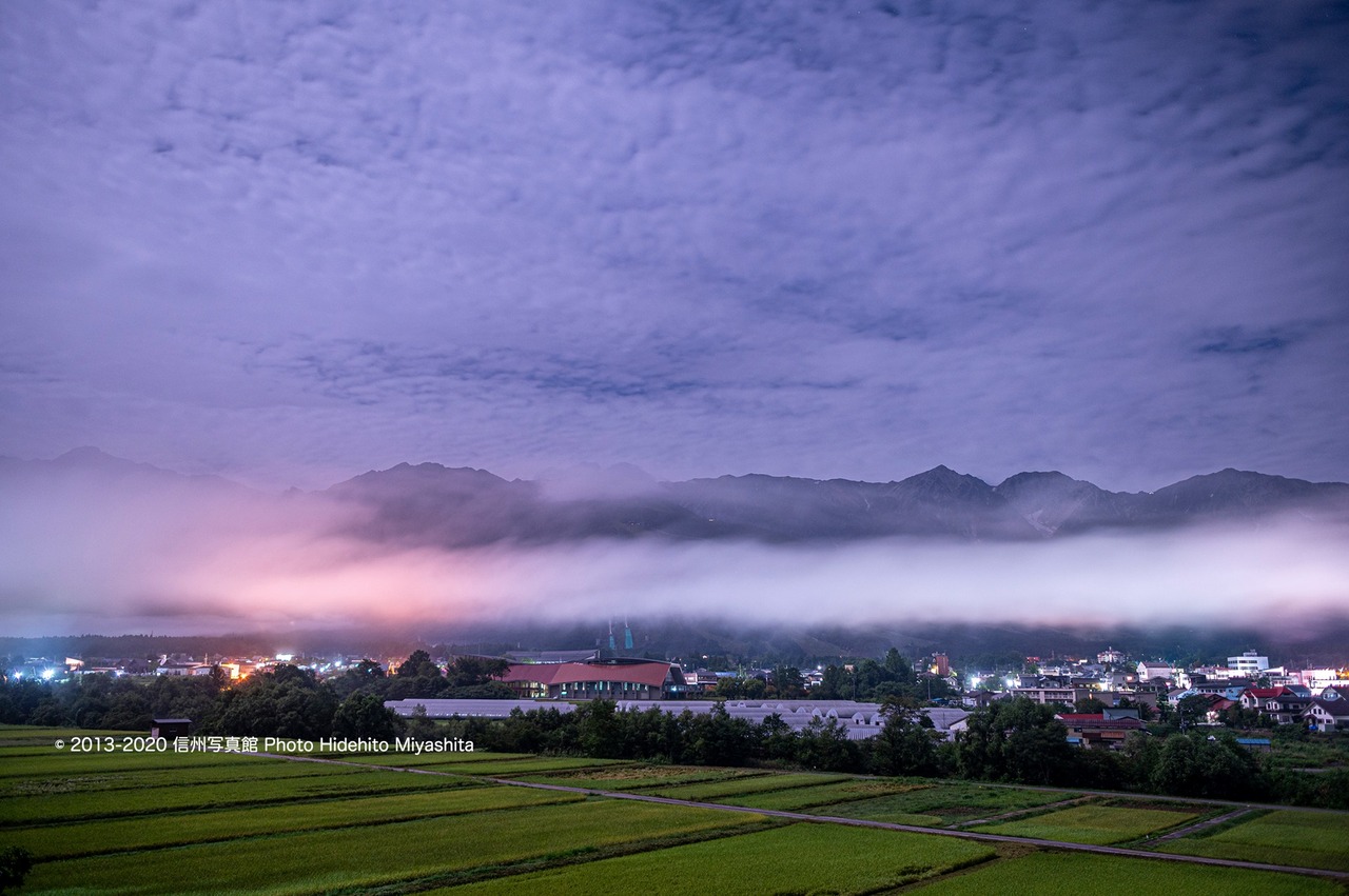 深夜に棚引く雲