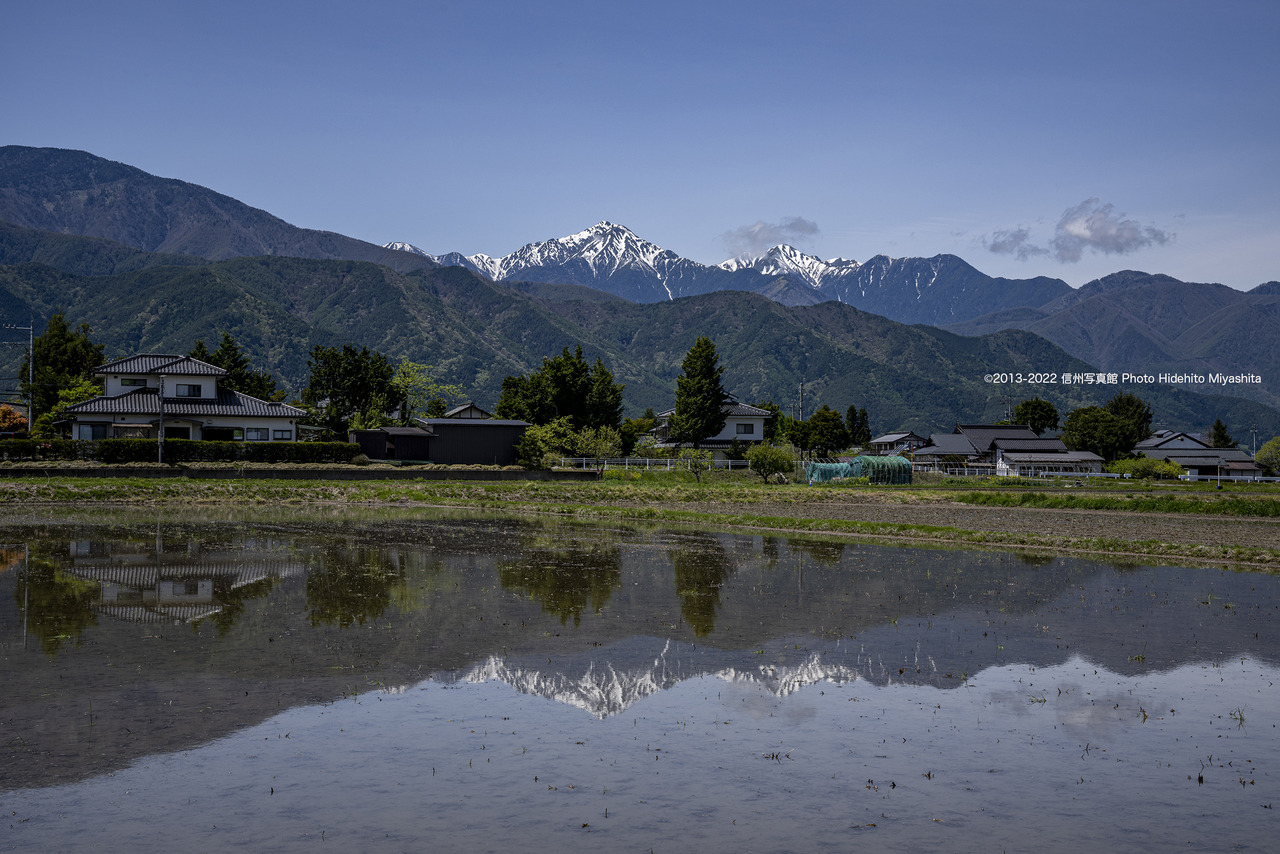 常念岳を映す_20220430-_DSC3186