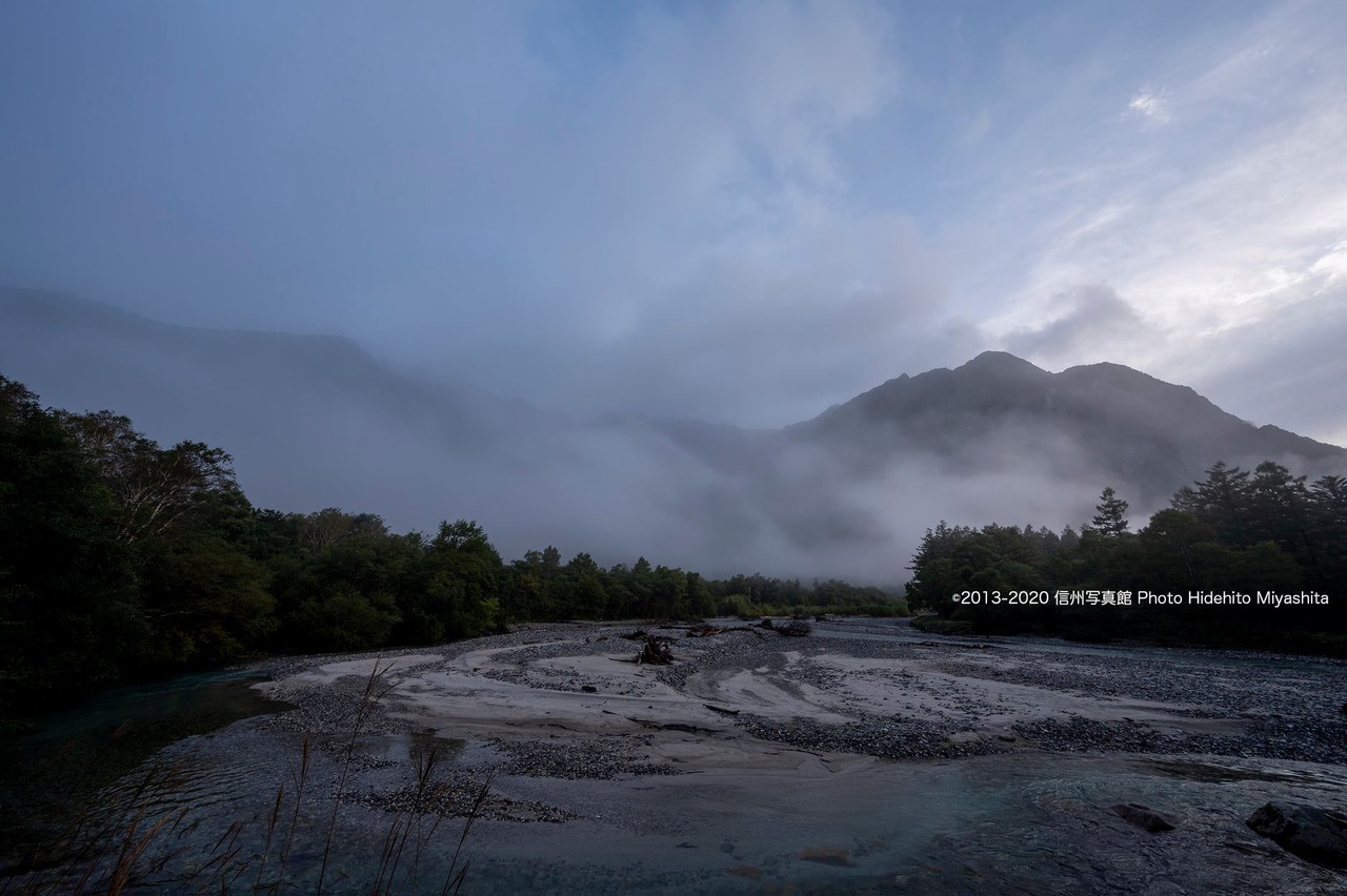 雲沸く上高地