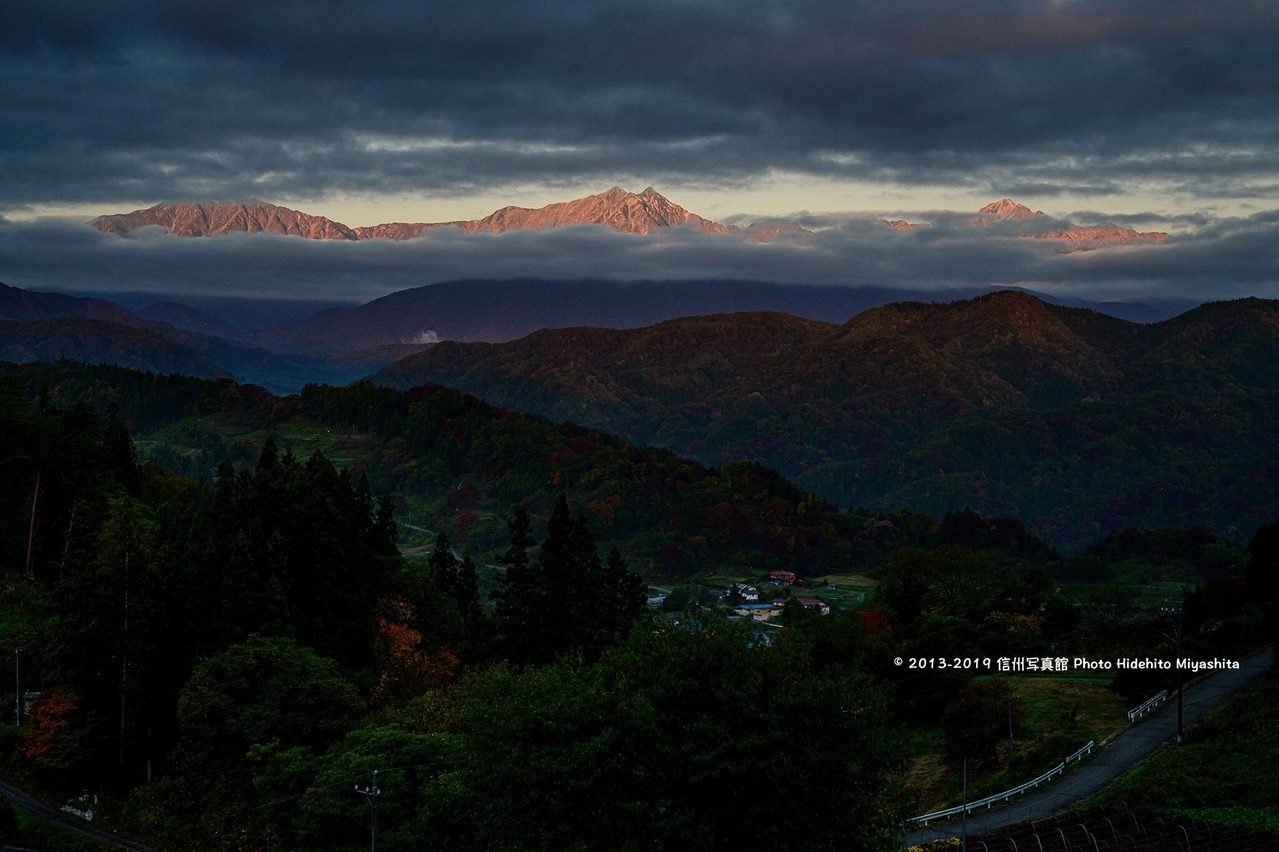 紅く染まった仁科三山