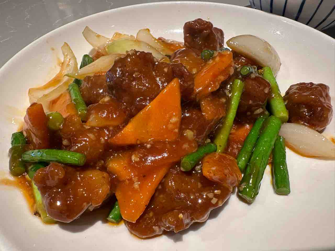 六本木)久々の美林華飯店。鶏肉野菜の辛味炒めが最高でした