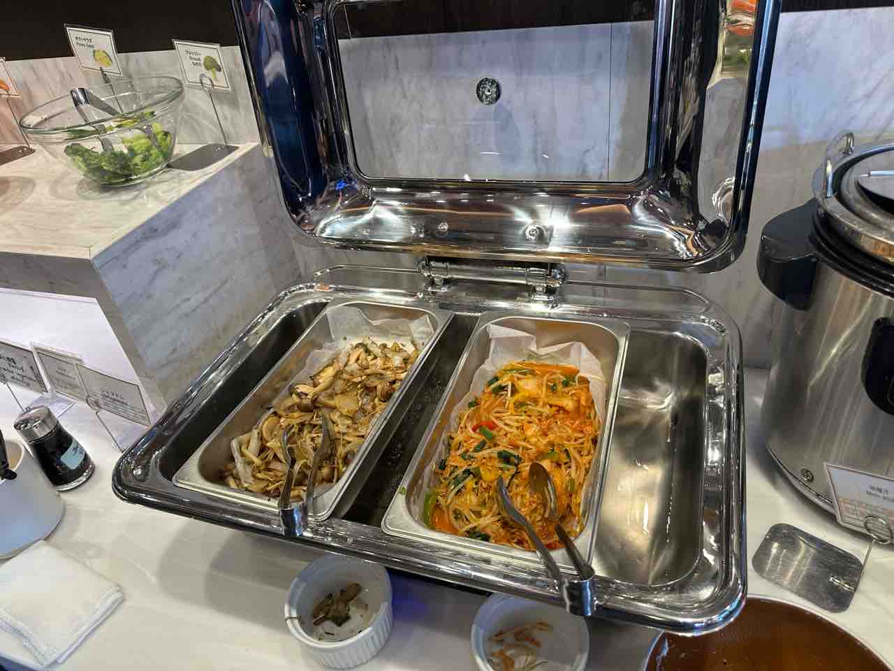 六本木一丁目) アパホテルのランチサラダバーが最高すぎる件