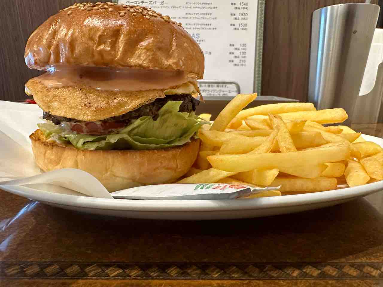 赤坂) オーセンティックで、名店のハンバーガー！美味しさが噂を呼び