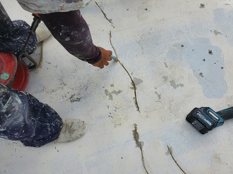 LINE_ALBUM_嘉数邸屋上西側壁断熱遮熱工事_221013_67