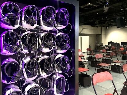 会場風景 干物のように干されるゴーグル&ヘッドフォン