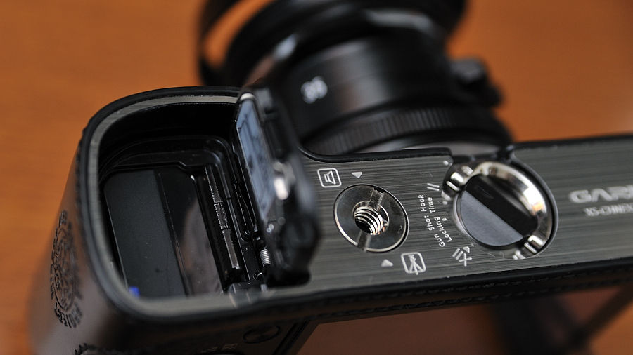 nex-7 本体、カメラケース、バッテリー NEX-7のカメラケースと疲労軽減の話 : しおいんですけど