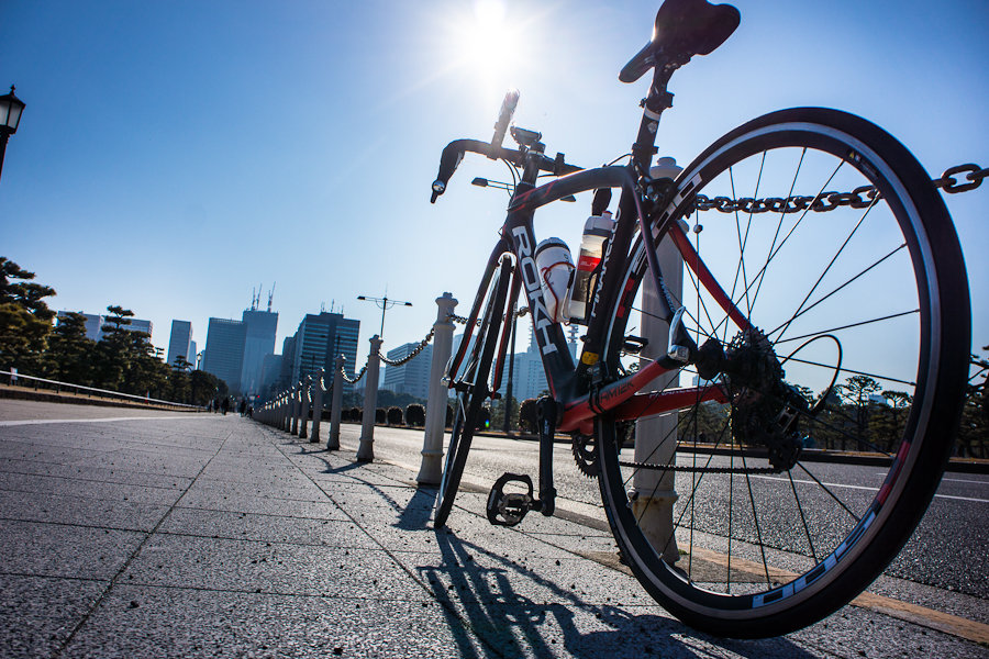 しおいんですけど 皇居 の前 で好き勝手に自転車飛ばす幸せ しおいんですけど 皇居 の前 で好き勝手に自転車飛ばす幸せ
